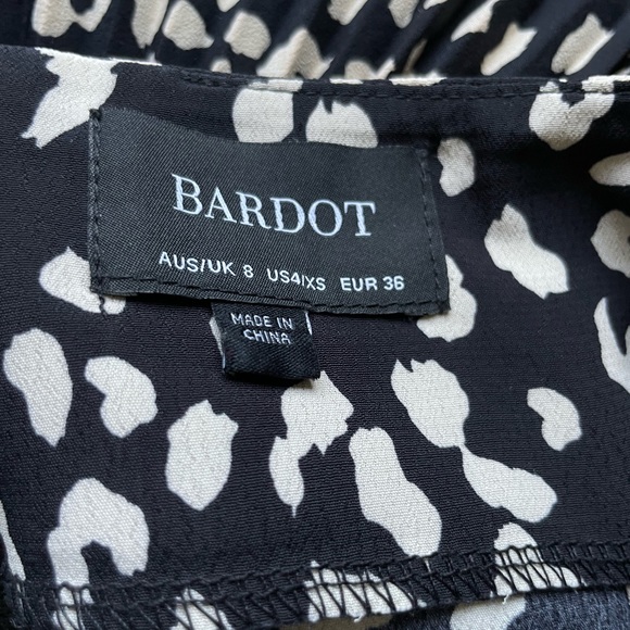 Bardot Classic Buckle Pleated Midi Skirt - Picture 4 of 7